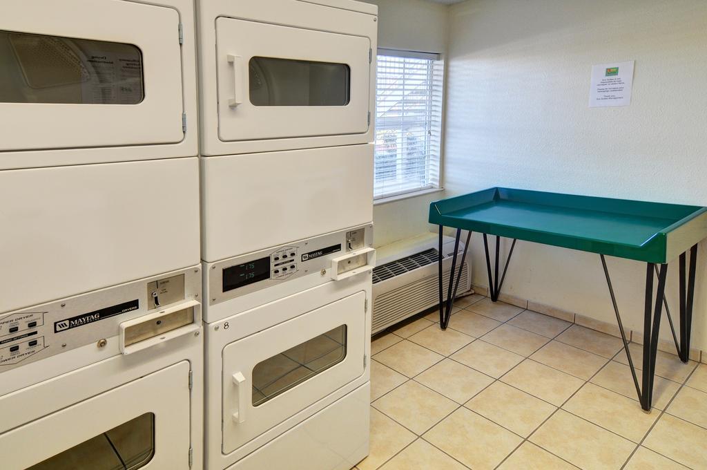 Intown Suites Extended Stay Houston Tx - Hobby Airport 外观 照片